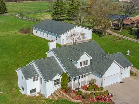 41604 N Hunt Club Rd, Wadsworth, IL 60083