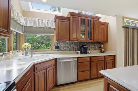 Kitchen - 1399 Medinah Dr, Itasca, IL 60143 photo 4 of 6