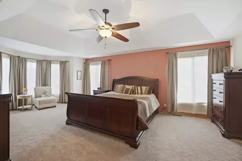 Bedroom - 1399 Medinah Dr, Itasca, IL 60143 photo 2 of 9
