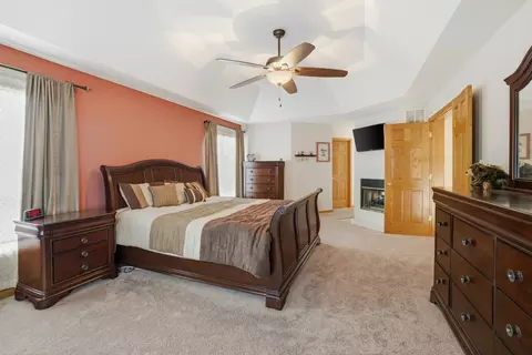 Bedroom - 1399 Medinah Dr, Itasca, IL 60143 photo 3 of 9