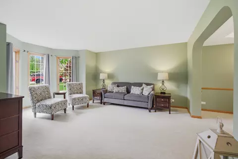 Living - 1399 Medinah Dr, Itasca, IL 60143 photo 1 of 6