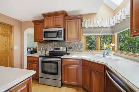 Kitchen - 1399 Medinah Dr, Itasca, IL 60143 photo 3 of 6