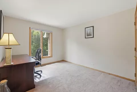 Bedroom - 1399 Medinah Dr, Itasca, IL 60143 photo 1 of 9