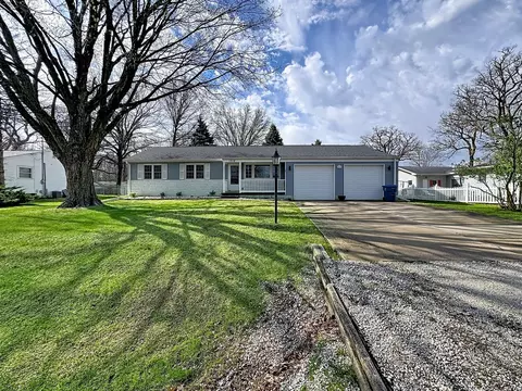 1312 32nd Avenue Ct, East Moline, IL 61244