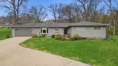 476 Timberland Dr, Dixon, IL 61021