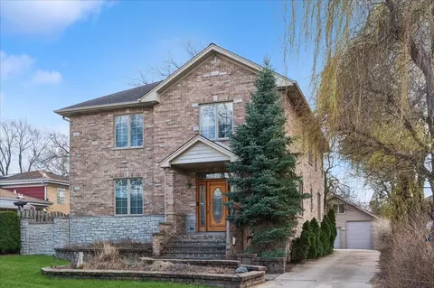 Exterior - 4549 E Larch Ave, Glenview, IL 60025 photo 2 of 3