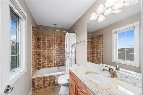 Bath - 4549 E Larch Ave, Glenview, IL 60025 photo 3 of 5