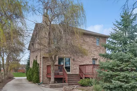 Exterior - 4549 E Larch Ave, Glenview, IL 60025 photo 3 of 3