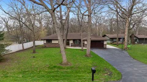 5816 N Fair Oaks Dr, Davis Junction, IL 61020
