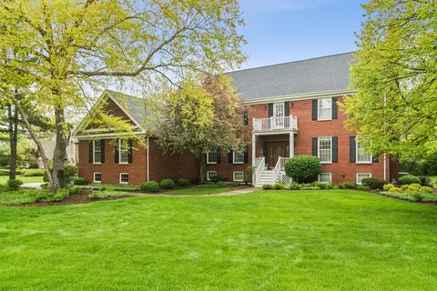 5644 Oakwood Cir, Long Grove, IL 60047
