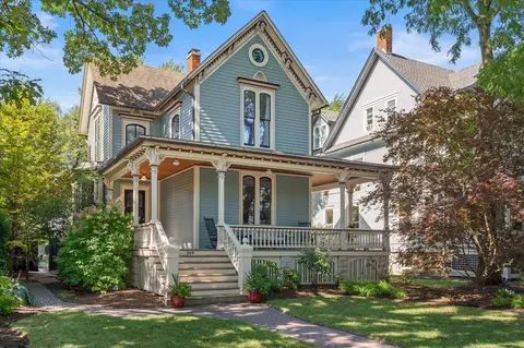 305 N Ridgeland Ave, Oak Park, IL 60302