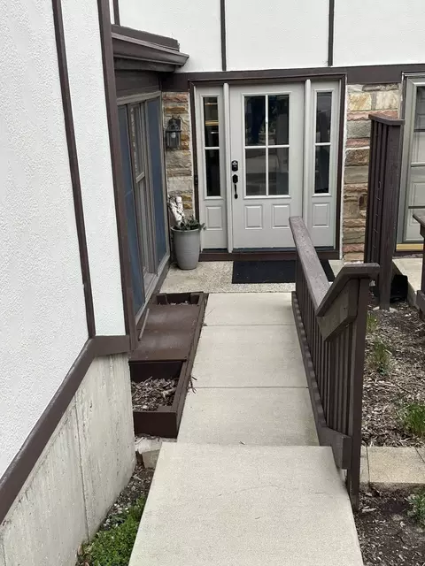 32 White Oak Cir #0, Saint Charles, IL 60174