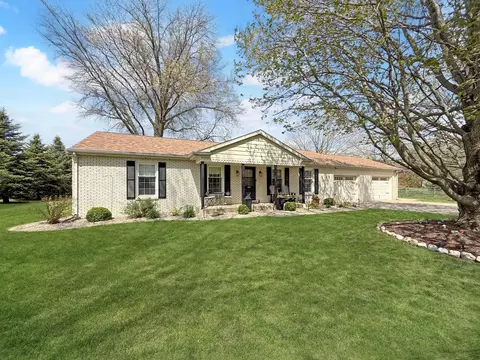 107 W Third St, Broadlands, IL 61816