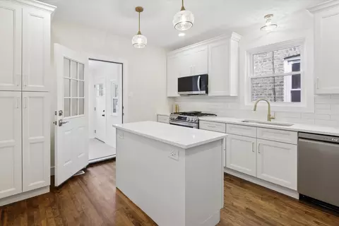 Kitchen - 5604 N Mango Ave, Chicago, IL 60646 photo 2 of 2