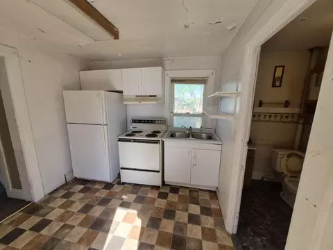 Kitchen - 1202 17 Ave, Viola, IL 61486 photo 4 of 4