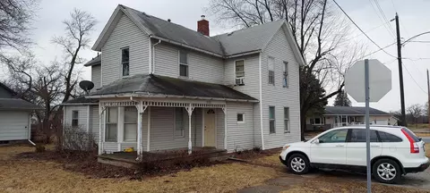 1202 17 Ave, Viola, IL 61486