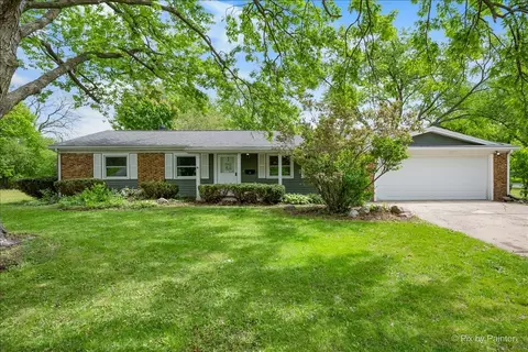 401 Hill Ave, North Aurora, IL 60542