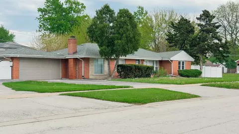 7945 Mobile Ave, Burbank, IL 60459