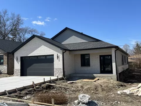 10734 S Worth Ave, Worth, IL 60482