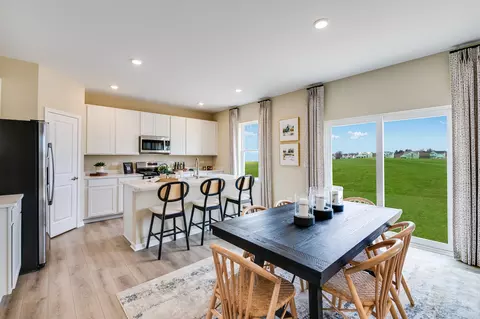 Dining - 566 Ayre Dr, Elgin, IL 60124 photo 5 of 5
