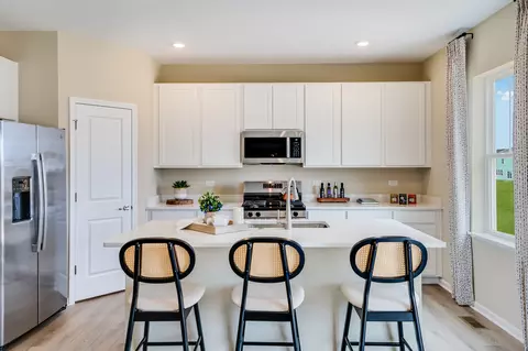 Kitchen - 566 Ayre Dr, Elgin, IL 60124 photo 3 of 4