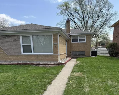 1029 Riverview Dr, South Holland, IL 60473