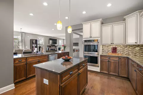 Kitchen - 1962 Stapleton Rd, New Lenox, IL 60451 photo 3 of 4