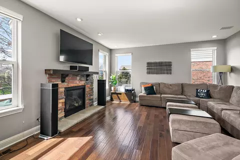 Living - 1962 Stapleton Rd, New Lenox, IL 60451 photo 2 of 6