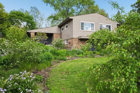 6323 N Kirkwood Ave, Chicago, IL 60646