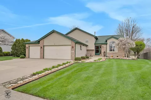 226 Hancock Dr, New Lenox, IL 60451