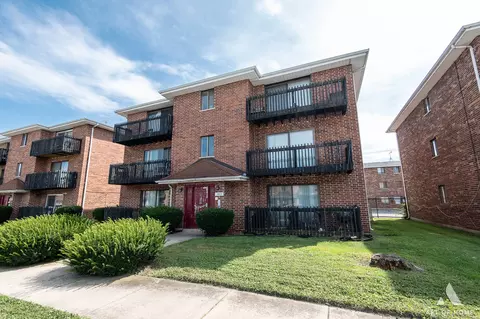 1613 Astor St #1W, Calumet City, IL 60409