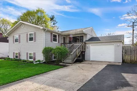 6054 Hampton Dr, Carpentersville, IL 60110