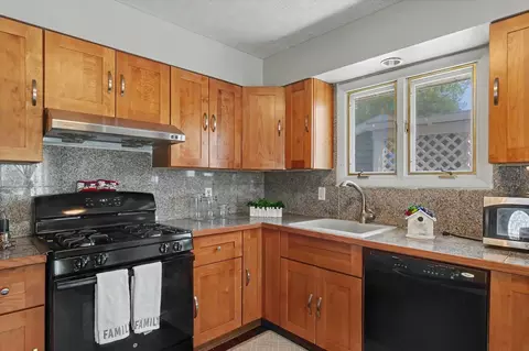 Kitchen - 1704 Fort Jesse Rd, Normal, IL 61761 photo 3 of 3