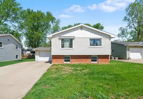 1704 Fort Jesse Rd, Normal, IL 61761