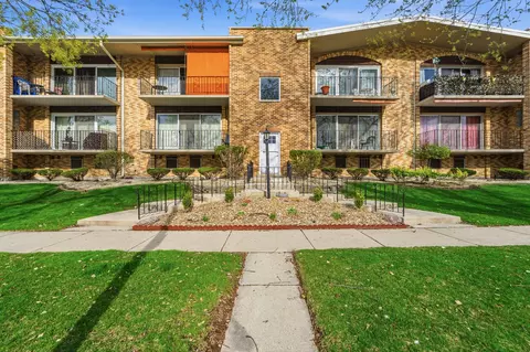 10221 S Komensky Ave #1E, Oak Lawn, IL 60453