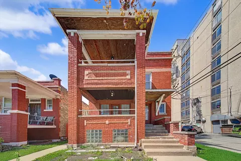 2212 S 58th Ct, Cicero, IL 60804