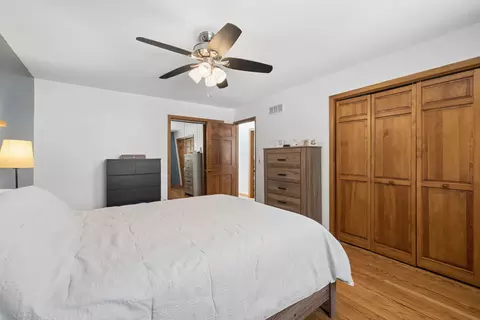 Bedroom - 1015 E Lowden Ave, Wheaton, IL 60189 photo 2 of 4