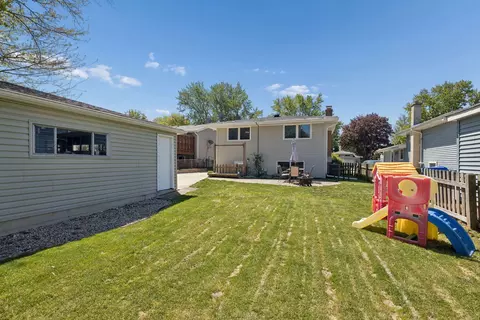 Exterior - 1015 E Lowden Ave, Wheaton, IL 60189 photo 3 of 5
