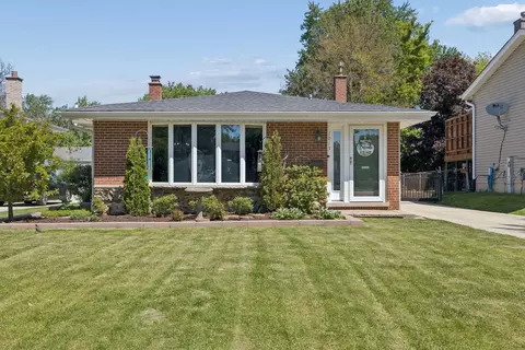 Exterior - 1015 E Lowden Ave, Wheaton, IL 60189 photo 5 of 5