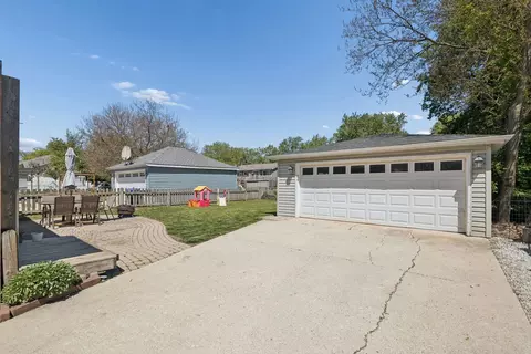 Exterior - 1015 E Lowden Ave, Wheaton, IL 60189 photo 2 of 5