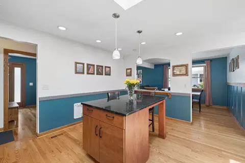 Kitchen - 1015 E Lowden Ave, Wheaton, IL 60189 photo 2 of 4