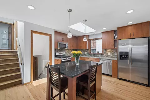 Kitchen - 1015 E Lowden Ave, Wheaton, IL 60189 photo 4 of 4