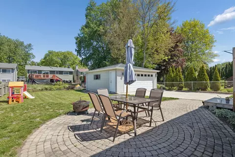 Exterior - 1015 E Lowden Ave, Wheaton, IL 60189 photo 4 of 5