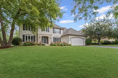 2496 Emerald Ln, Lindenhurst, IL 60046