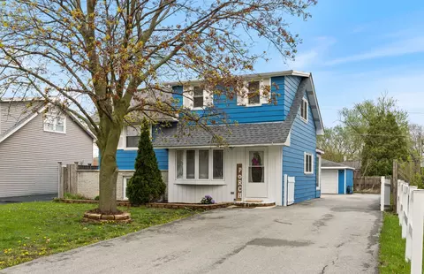 3915 Liberty Blvd, Westmont, IL 60559