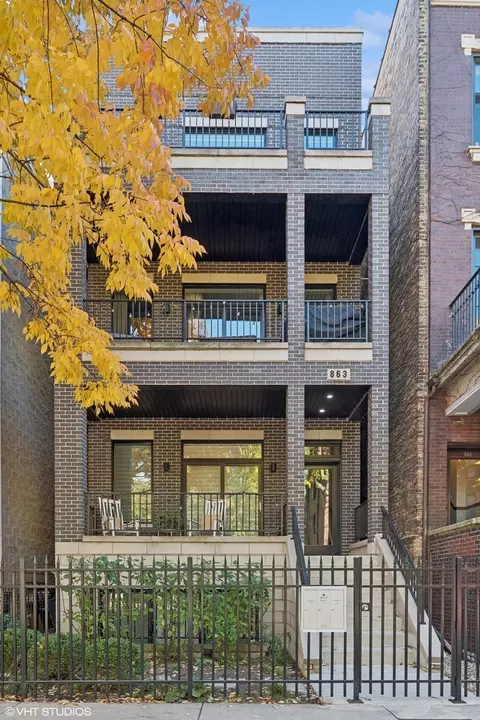 863 W Wrightwood Ave #3, Chicago, IL 60614