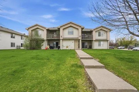 1355 Jones Blvd #5, North Liberty, IA 52317