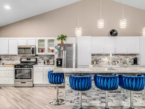 Kitchen - 1811 Cumberland Dr, Plainfield, IL 60586 photo 7 of 8