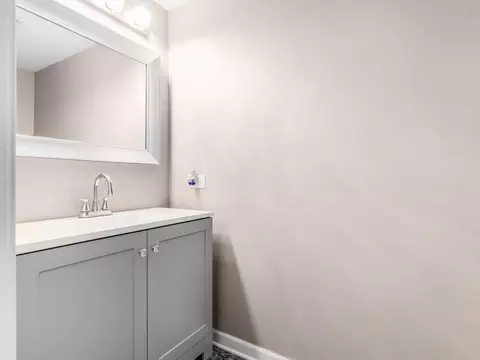 Bath - 1811 Cumberland Dr, Plainfield, IL 60586 photo 1 of 2