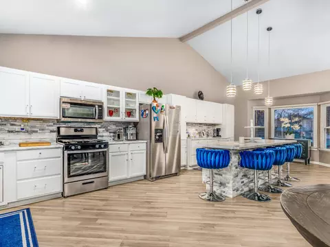 Kitchen - 1811 Cumberland Dr, Plainfield, IL 60586 photo 2 of 8